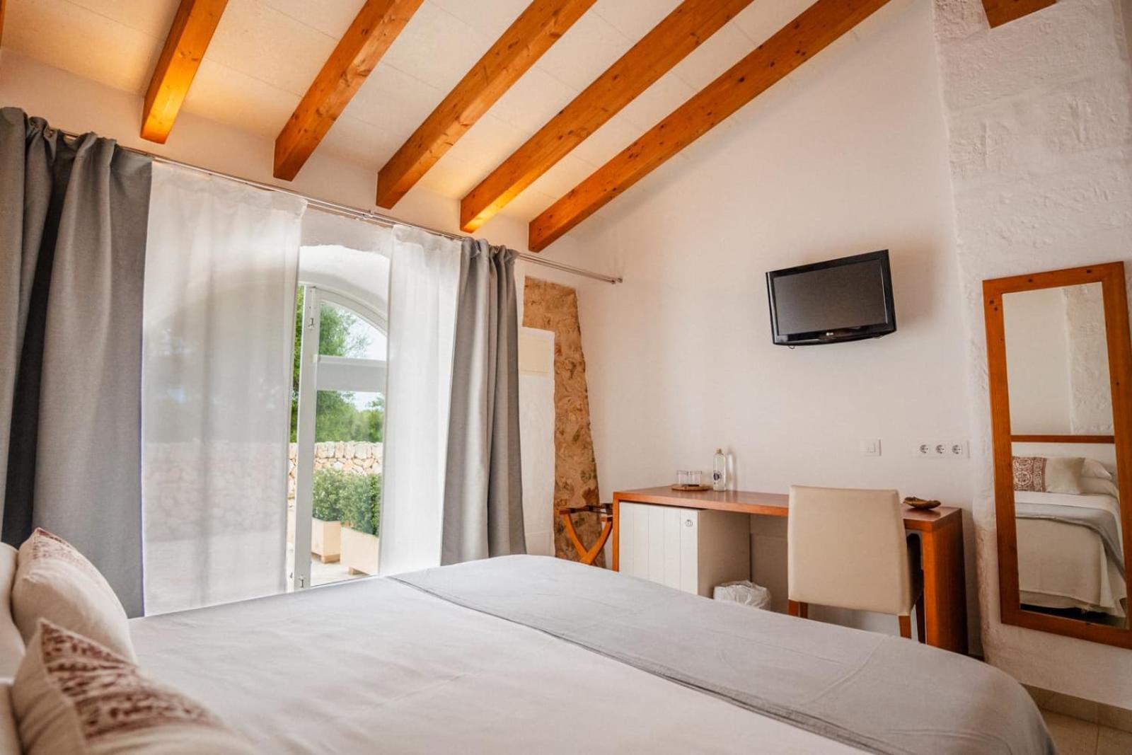 Hotel Rural Binigaus Vell Es Migjorn Gran ภายนอก รูปภาพ