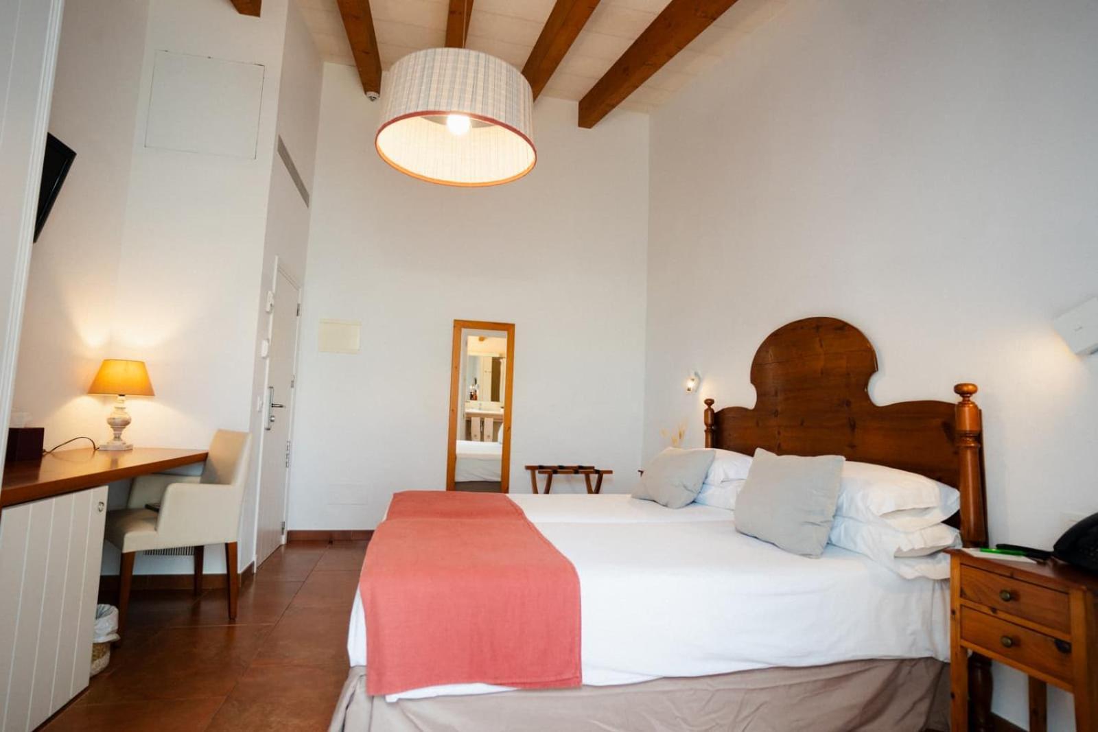 Hotel Rural Binigaus Vell Es Migjorn Gran ภายนอก รูปภาพ