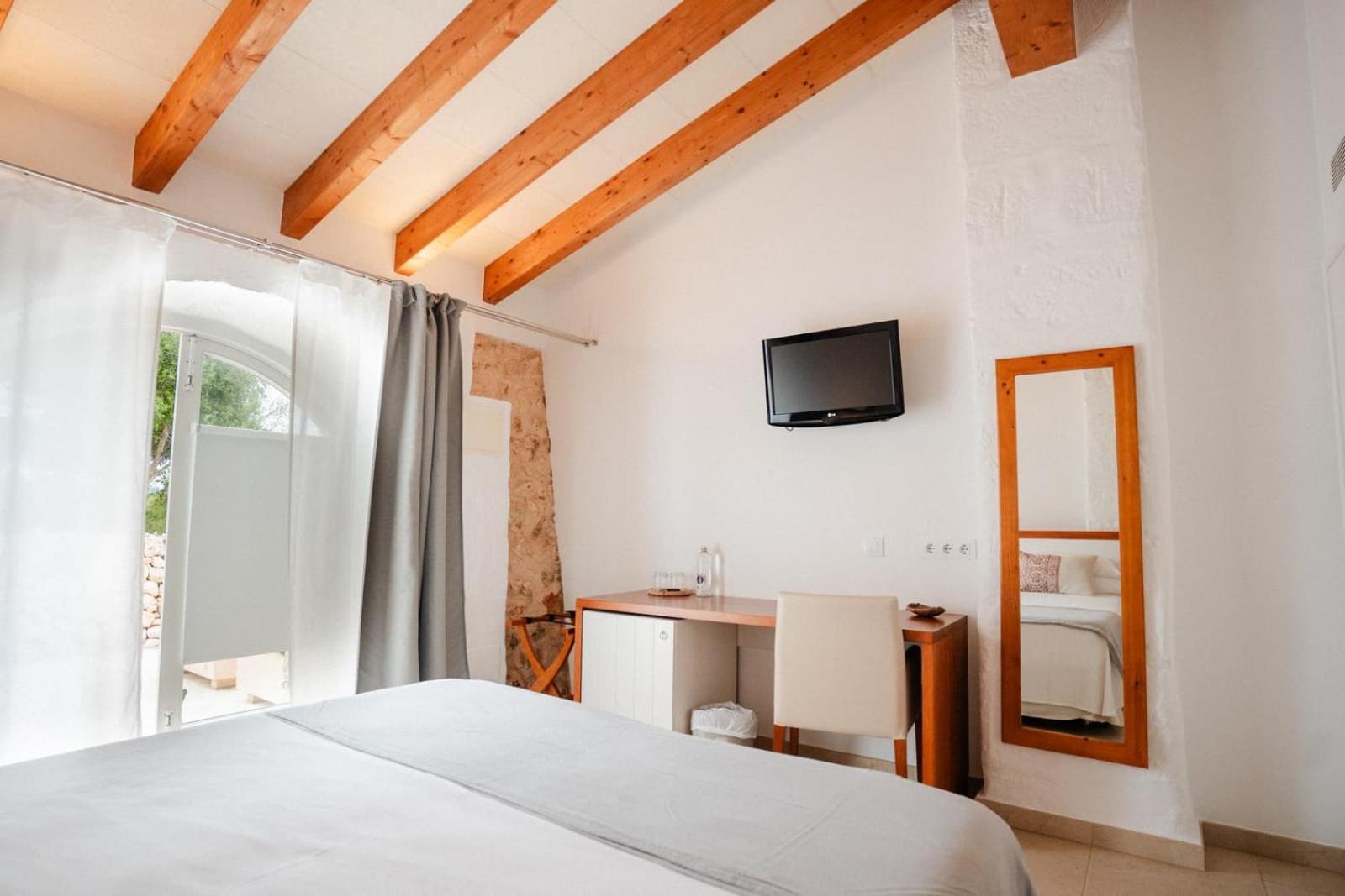 Hotel Rural Binigaus Vell Es Migjorn Gran ภายนอก รูปภาพ