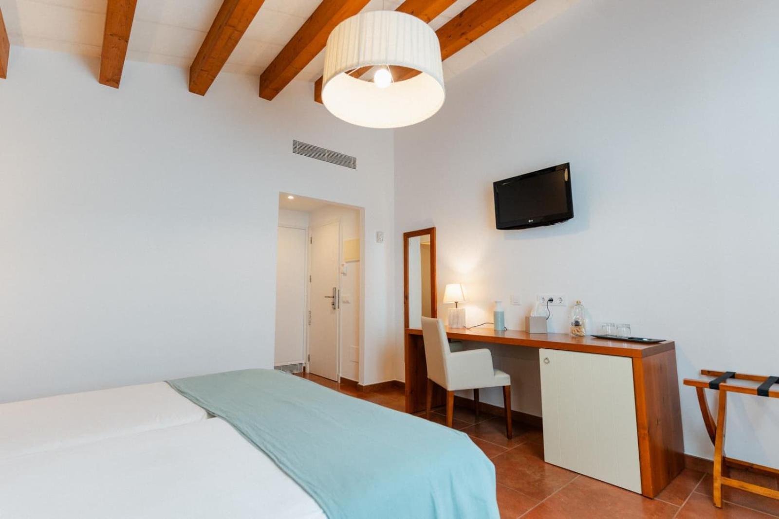 Hotel Rural Binigaus Vell Es Migjorn Gran ภายนอก รูปภาพ